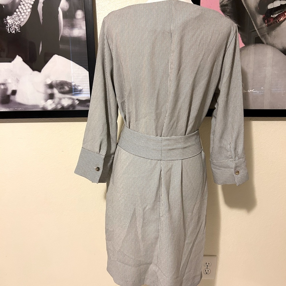 Dress - Picture 4 of 7